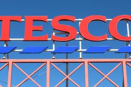 Pięć byłych sklepów Tesco pod nowym logo. Kupiła je znana sieć handlowa