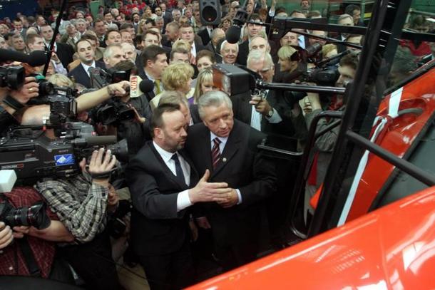 Ursus 5 Politycy lulibli przytulać się do wielkiego zakładu Andrzej Lepper