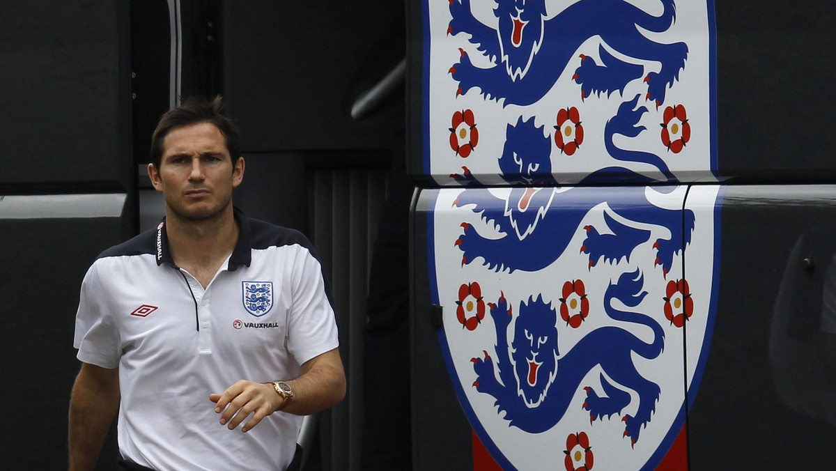 W sobotę na słynnym Wembley w Londynie reprezentacja Anglii rozegra towarzyski mecz z Hiszpanią. Zdaniem Franka Lamparda, który będzie tego dnia kapitanem Synów Albionu, kluczowym dla drużyny Fabio Capello będzie zatrzymanie duetu Xavi Hernandez - Andres Iniesta.