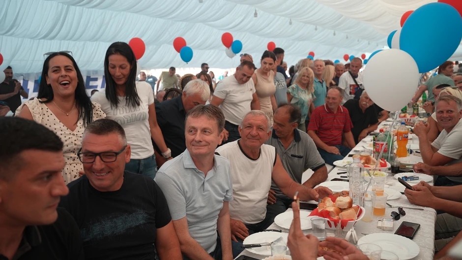 Veliki narodni skup Srpske napredne stranke u selu kod Uba 