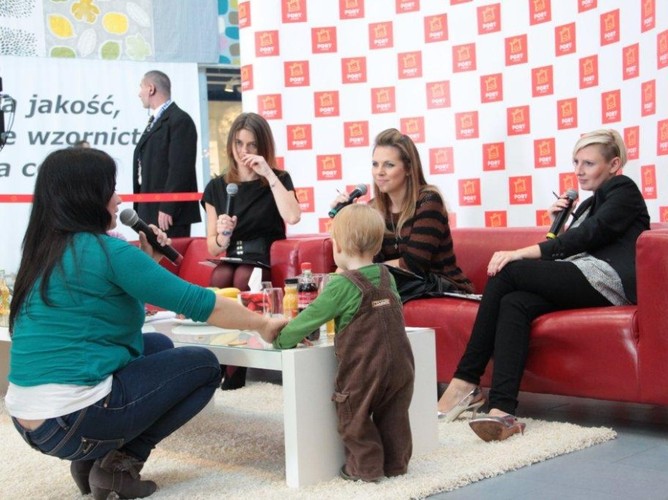 Aleksandra Kwaśniewska w czasie pracy