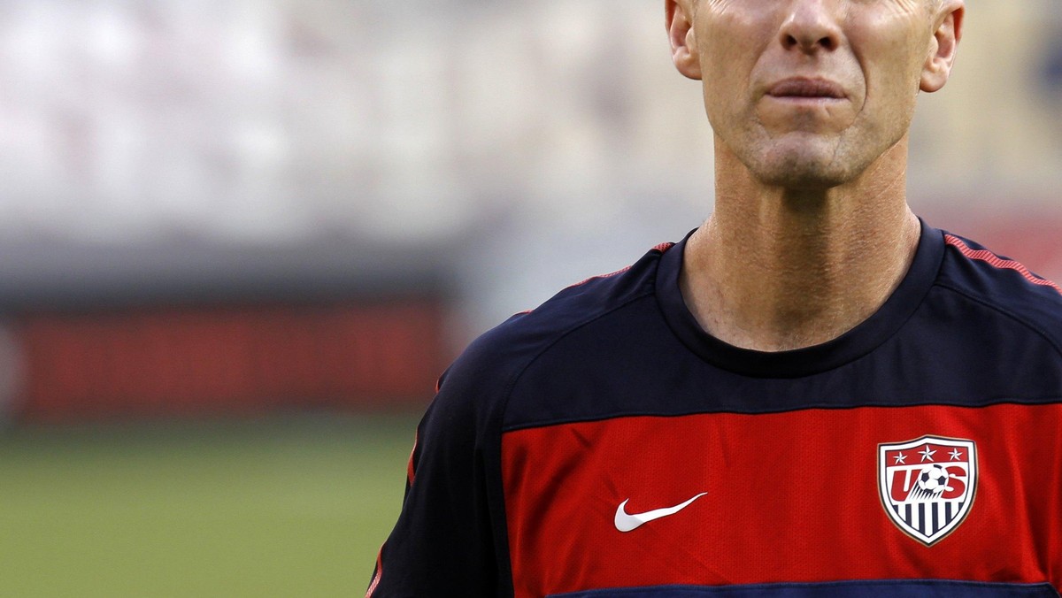 Bob Bradley z uznaniem wypowiada się na temat polskiej reprezentacji. - Ta drużyna dobrze gra pressingiem i potrafi szybko przejść do kontrataku - powiedział selekcjoner reprezentacji USA, która 9 października na Soldier Field w Chicago podejmie zespół Franciszka Smudy.