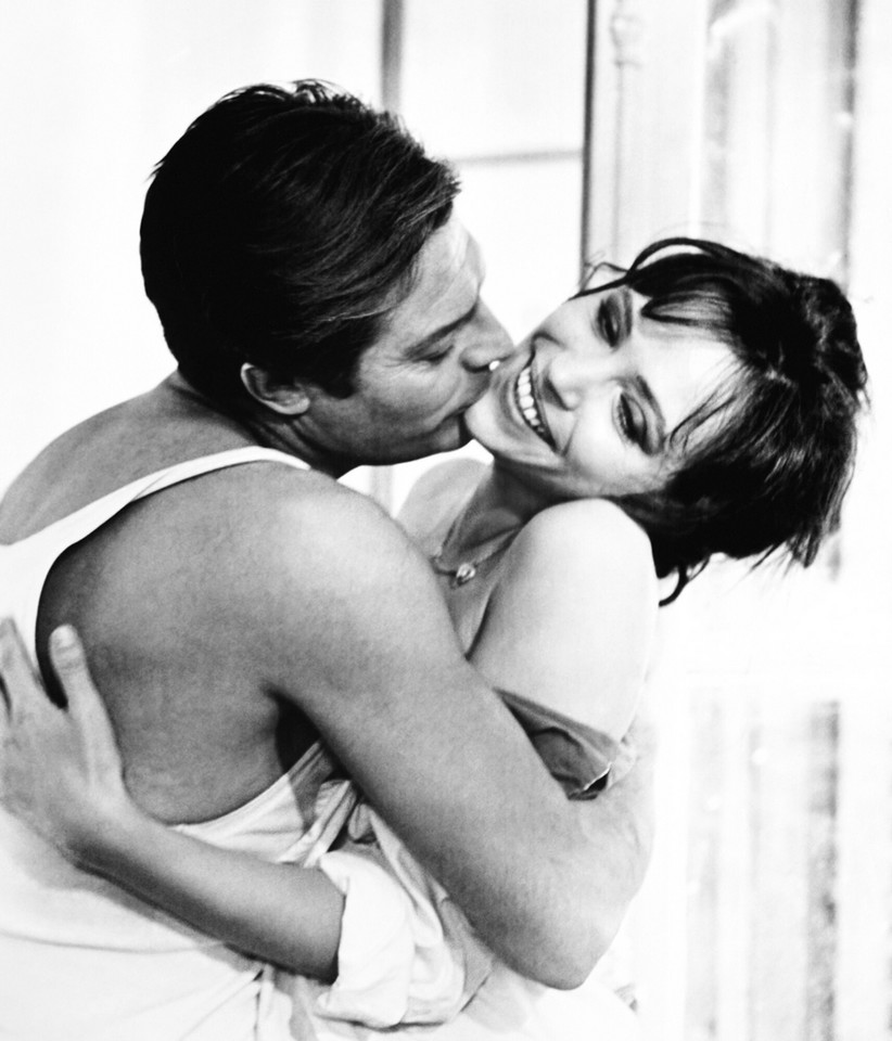 Marcello Mastroianni i Anna Karina w filmie "Obcy" (1967)