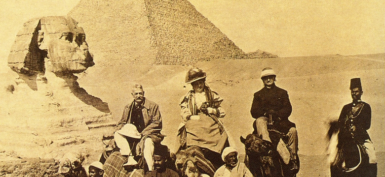 W krynolinie przez pustynię. XIX-wieczne podróżowanie