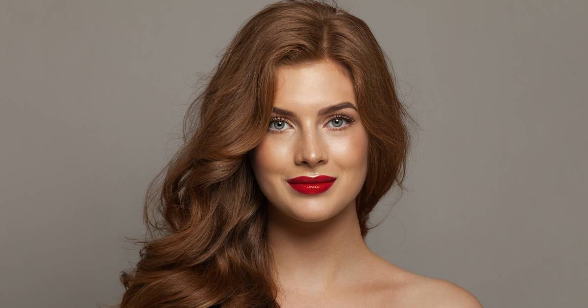 Trzy szampony przedłużające kolor włosów. Odwołasz wizytę u fryzjera!