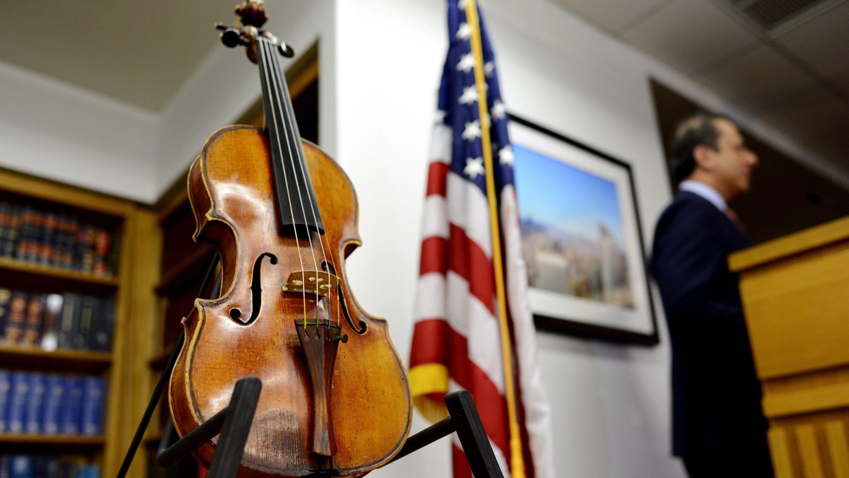 USA STOLEN STRADIVARIUS VIOLIN RETURNED