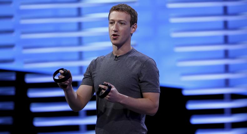 Mark Zuckerberg demos the Oculus Rift's touch controllers.