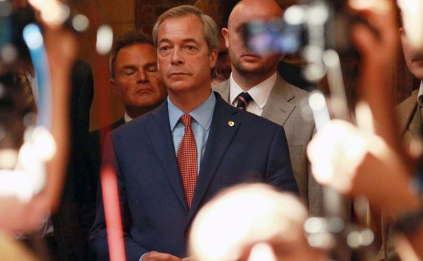 Namówił Brytyjczyków do Brexitu, a teraz "chce odzyskać swoje życie". Farage rezygnuje z kierowania UKIP