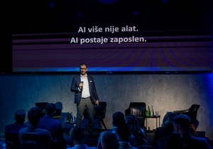  Darko Marjanović, prezentacija o AI agentima