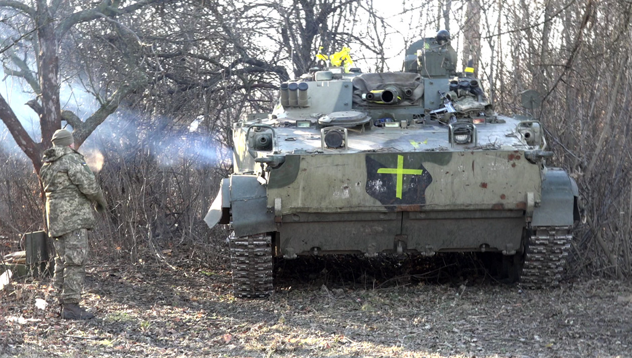 Zdobyty na Rosjanach bojowy wóz piechoty BMP-3.