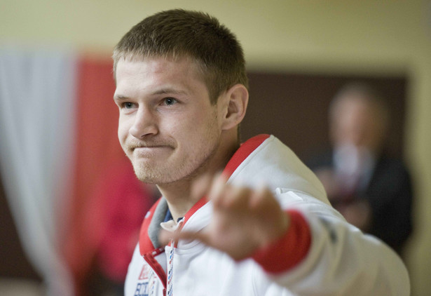 Polski bokser złamał rękę na... rywalu. Proksa kontuzjowany