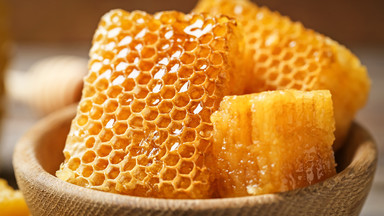 Wosk pszczeli – działa przeciwzapalnie i poprawia elastyczność skóry. Poznaj jego działanie!