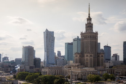 W których miastach zarabia się najwięcej, a w których najmniej? GUS podał najnowsze dane