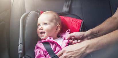 Dodała to do fotelika, jej dziecko prawie zginęło. Teraz ostrzega