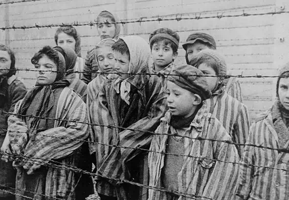 Mengele przeprowadzał diabelskie eksperymenty na bliźniętach. Większość dzieci nie przeżyła