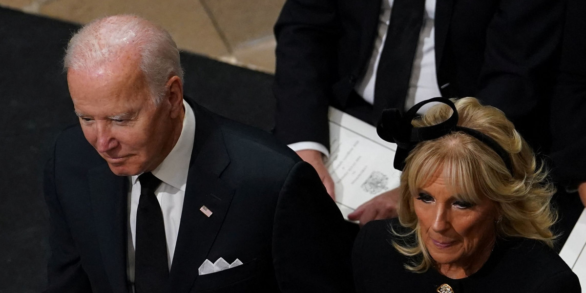 Pogrzeb Elżbiety II. Donald Trump zakpił z Joe Bidena.