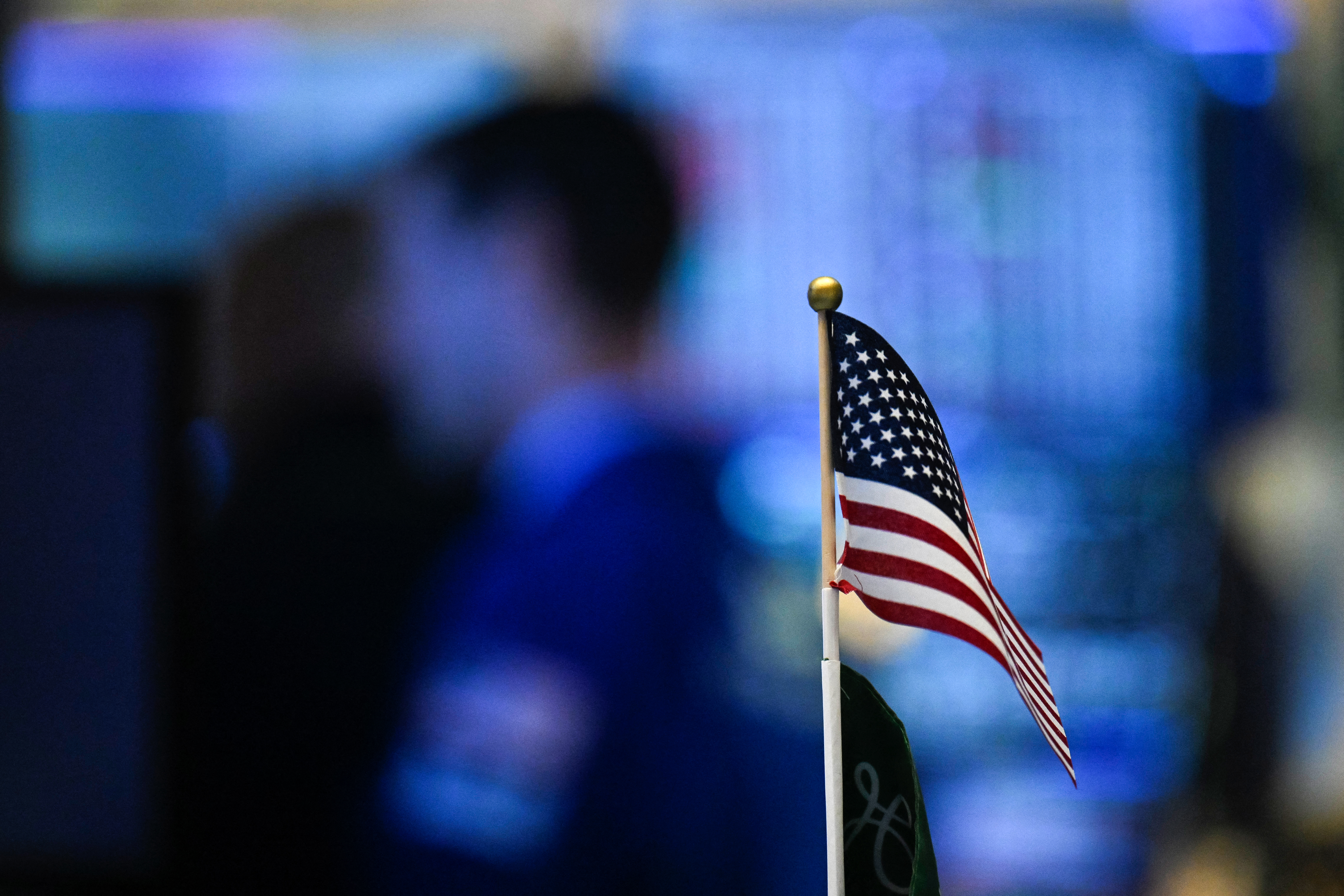 Wall Street contrastata: inflazione USA al 2,7%, Nvidia vola