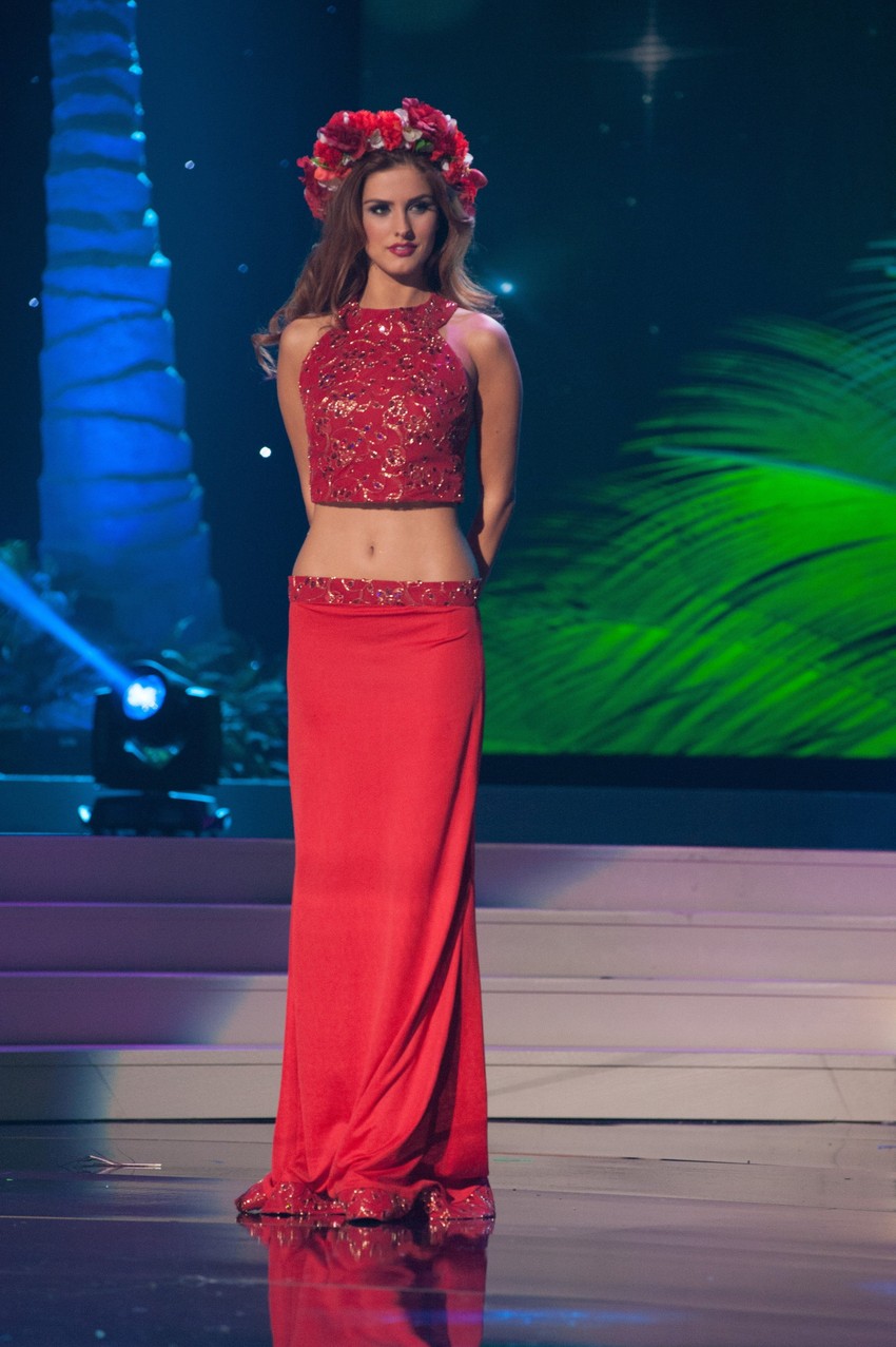 Anđelkin kostim kao iz serije "Mala nevesta"