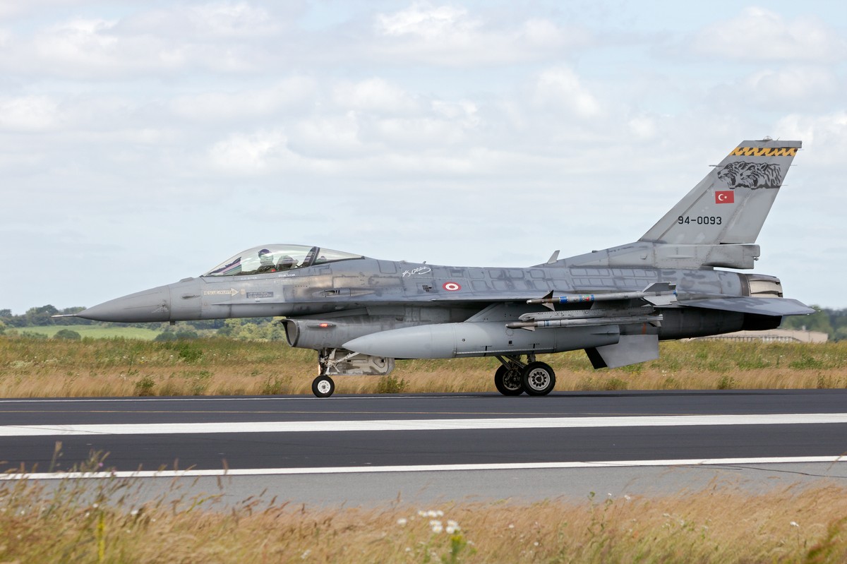 Turecki F-16