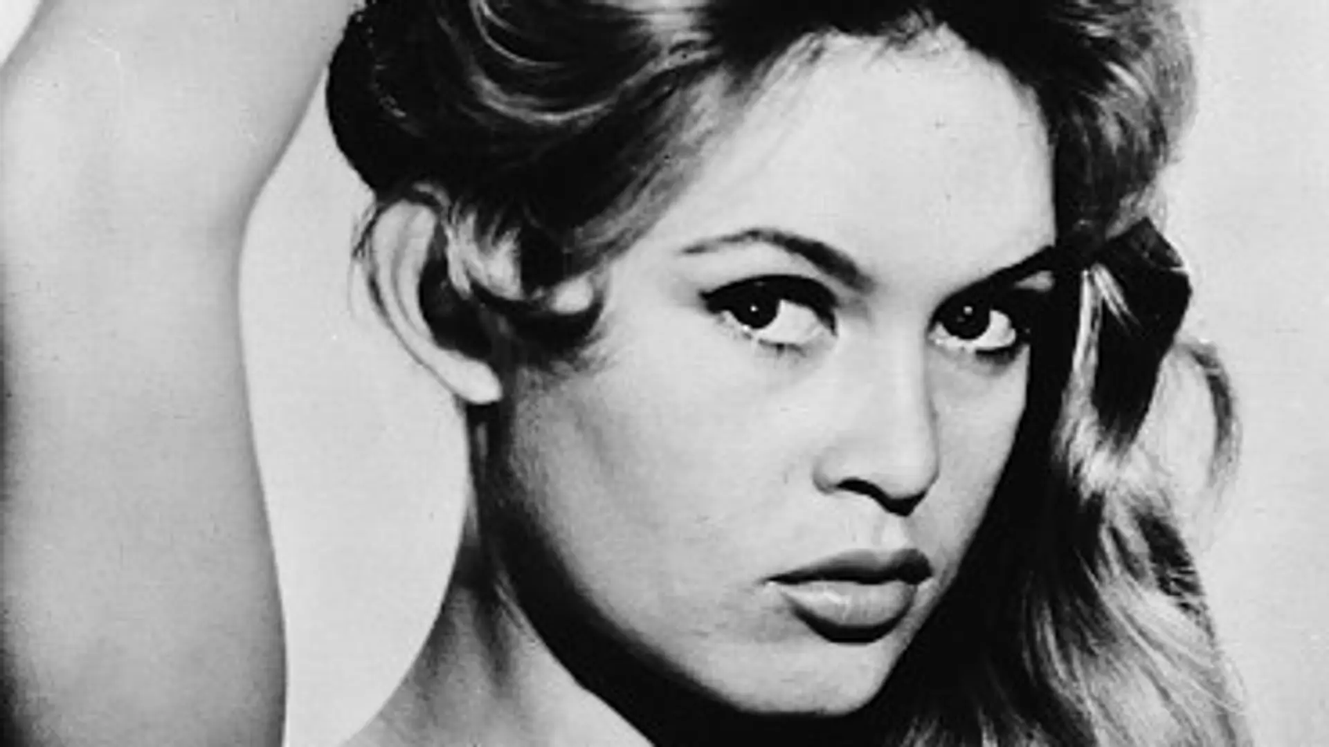 Postaw na objętość! Fryzury à la Brigitte Bardot