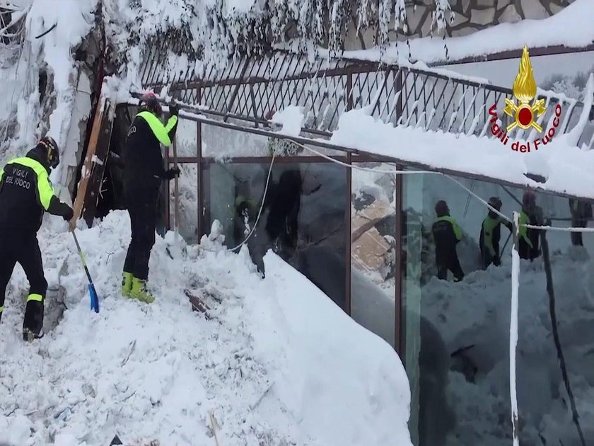 Spędzili pod śniegiem prawie dwie doby. Ratownicy mówią o cudzie