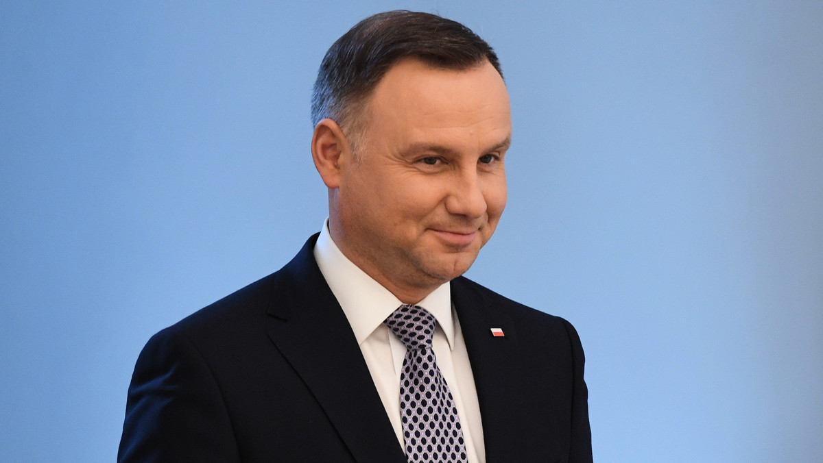 Prezydent Andrzej Duda podpisał tzw. "ustawę maturalną" dotyczącą klasyfikacji maturzystów i przeprowadzania matur - poinformował rzecznik prezydenta Błażej Spychalski.