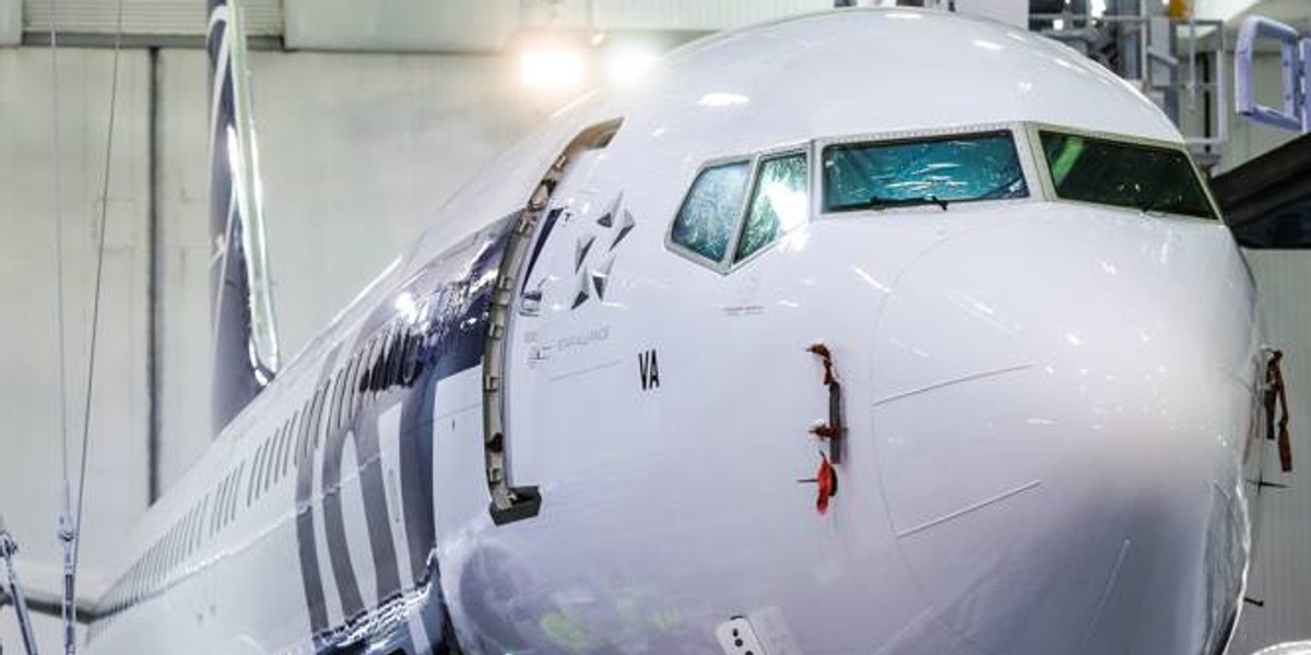 Boeing 737 MAX 8 w malowaniu PLL LOT w fabryce Boeinga. Samolot zostanie przekazany przewoźnikowi na początku grudnia br.