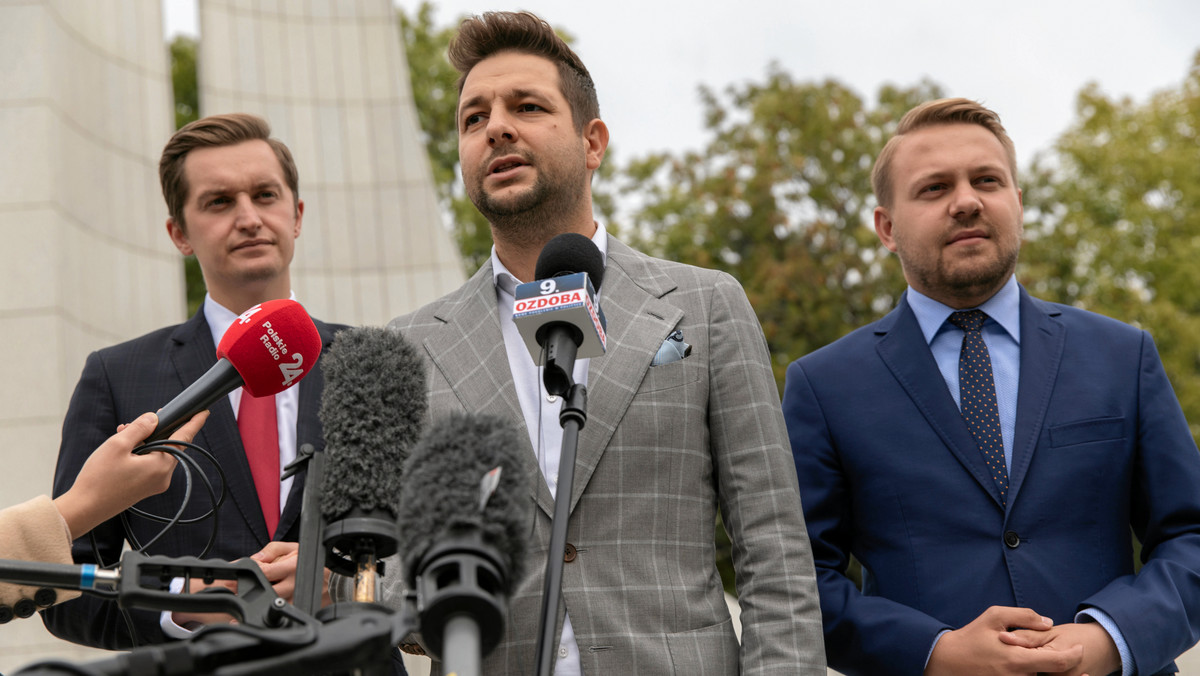 Politycy PiS domagają się, aby rady miasta Warszawy i Płocka przeprowadziły kontrolę w urzędach ws. finansowania tej strony. Sebastian Kaleta zapowiedział, że jutro radni Prawa i Sprawiedliwości będą domagać się szczegółowej kontroli w stołecznym urzędzie.