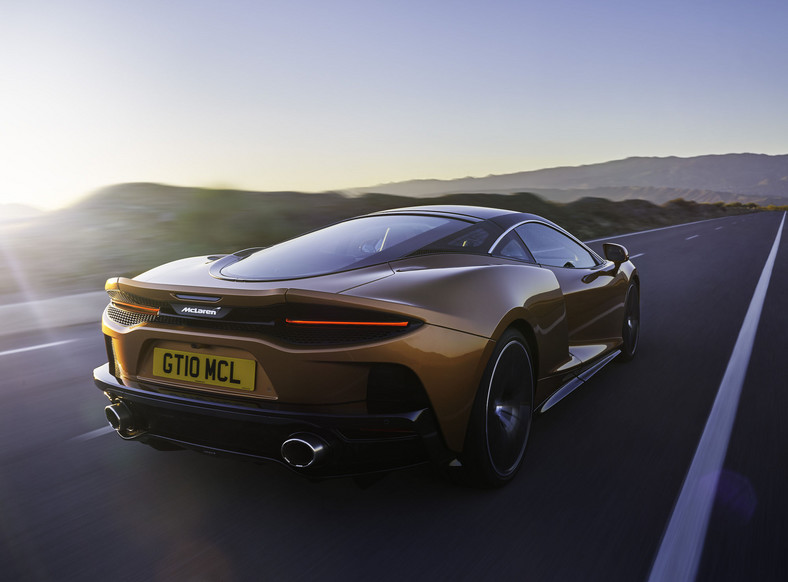 17. McLaren GT