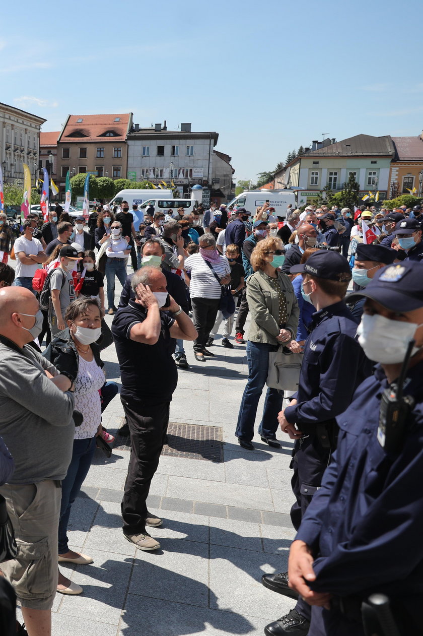 Urodziny Jana Pawła II. Wierni zapomnieli o zasadach bezpieczeństwa