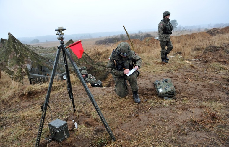 Zgrupowanie w Drawsku Pomorskim trwa od 24 lutego, Biorą w nim udział żołnierze 5. Lubuskiego Pułku Artylerii.  5 LUBUSKI PUŁK ARTYLERII jest oddziałem wchodzącym w skład 12 Dywizji Zmechanizowanej, którego macierzystym garnizonem jest miasto Sulechów. Fot. (mgo) PAP/Marcin Bielecki