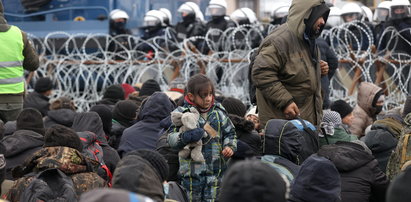 Kryzys na granicy. Tłumy migrantów w Kuźnicy. Relacja na żywo