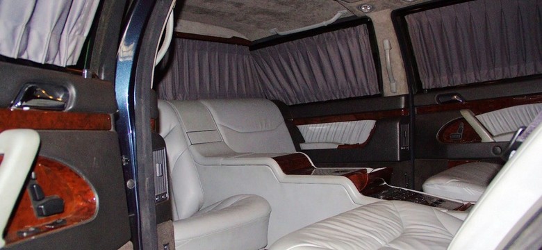 Pierwsza limuzyna Putina odnaleziona. To pancerny mercedes S 600 pullman za niebotyczną cenę [ZDJĘCIA]