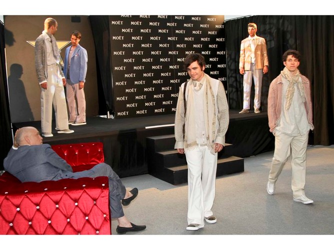 Kreacje autorstwa Malkovicha zaprezentowali czescy aktorzy