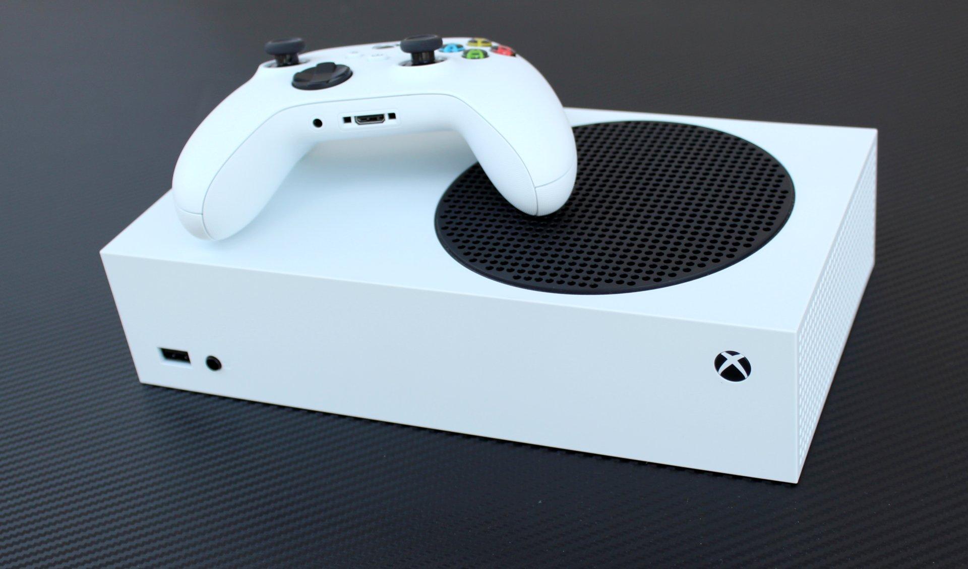 Xbox Series S je aktuálne jedinou fyzicky dostupnou konzolou na trhu.