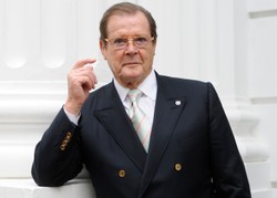 Roger Moore miał więcej kobiet niż Bond