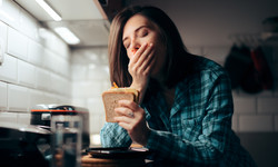 Tych produktów nie jedz na noc - wątroba ci nie wybaczy