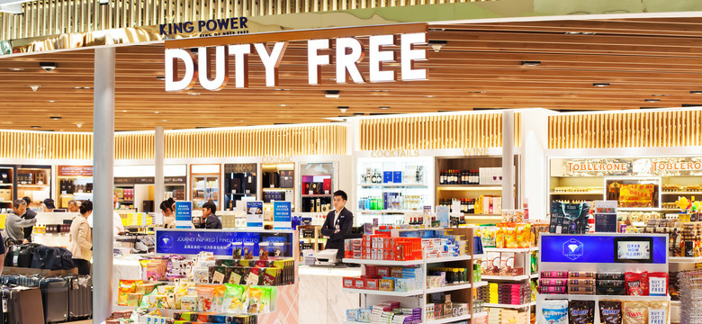 Czy warto robić zakupy w sklepach wolnocłowych na lotniskach? Wielki ranking lotnisk