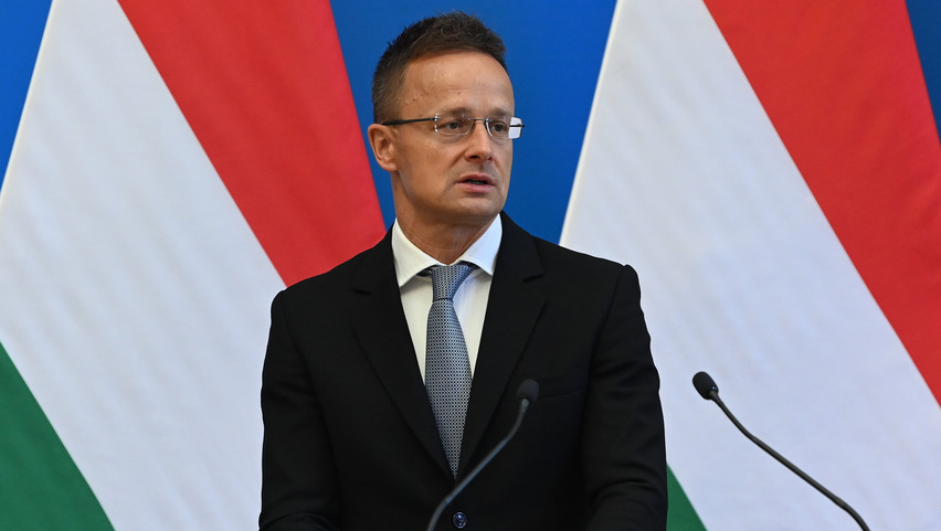 Kirúgták a bécsi magyar nagykövetség egyik vezető diplomatáját