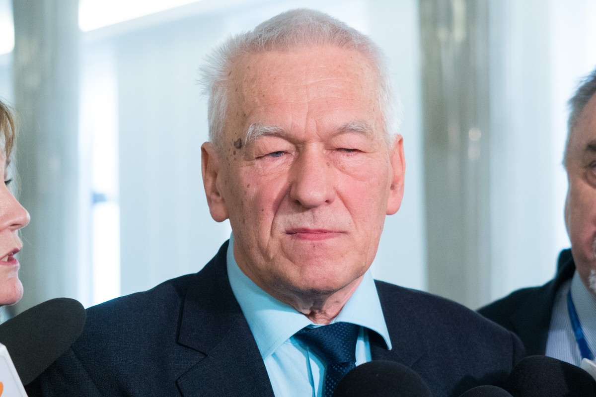 W czwartek w głosowaniu nad wyborem prof. Zbigniewa Jędrzejewskiego na sędziego TK, Zwiercan zagłosowała również w imieniu Morawieckiego