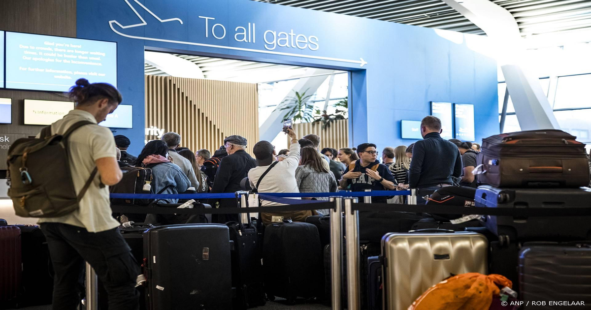 Een reeks mysterieuze drones: Eindhoven Airport plat, wapens ingezet bij Volkel