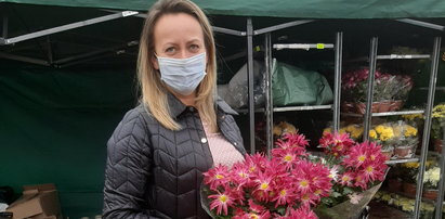 Polacy wspierają sprzedawców cmentarnych kwiatów. "Musimy sobie wzajemnie pomagać"