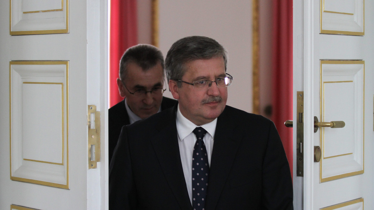 Prezydent Bronisław Komorowski podpisał ustawę o refundacji leków, która wprowadza urzędowe ceny i marże na leki finansowane ze środków publicznych - poinformowano dzisiaj na oficjalnej stronie internetowej prezydenta.
