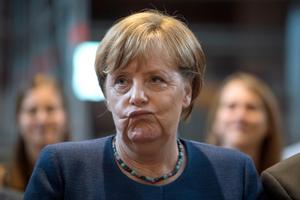 Merkel zapowiada zakaz sprzedaży aut z silnikami spalinowymi w Niemczech