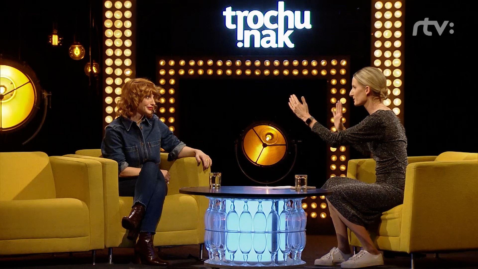 Talkšou Trochu inak s Adelou.