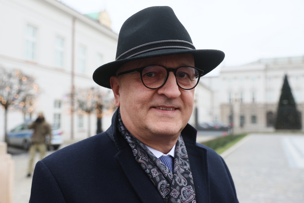 Członek Krajowej Rady Radiofonii i Telewizji dr hab. Tadeusz Kowalski po spotkaniu w Pałacu Prezydenckim w Warszawie