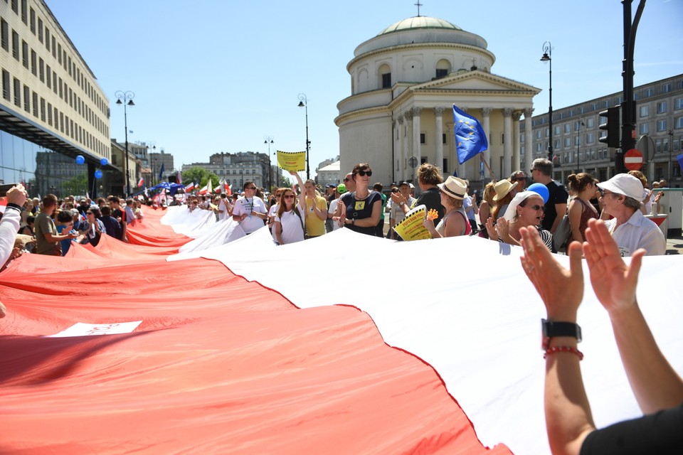 18512072 - WARSZAWA MARSZ POPARCIA DLA PROTESTU NIEPEŁNOSPRAWNYCH (marsz)