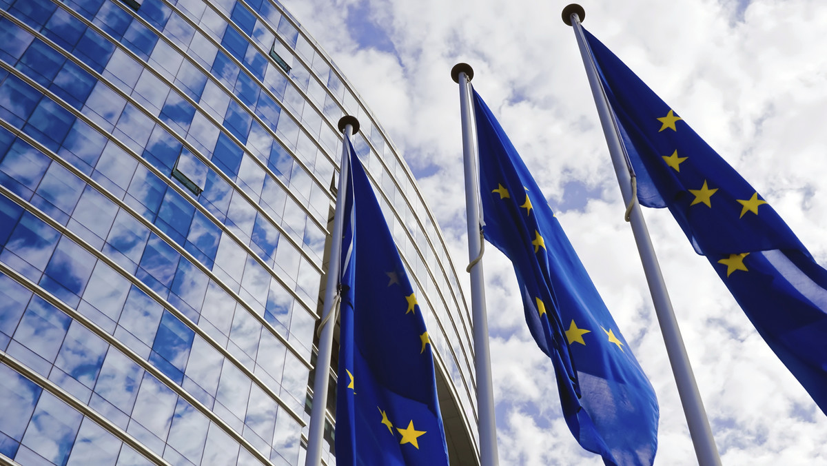 Unia Europejska wdroży zaostrzone sankcje wobec Rosji. Ambasadorowie państw unijnych zdecydowali dziś, że jutro decyzja o zaostrzeniu sankcji zostanie opublikowana w Dzienniku Urzędowym UE.