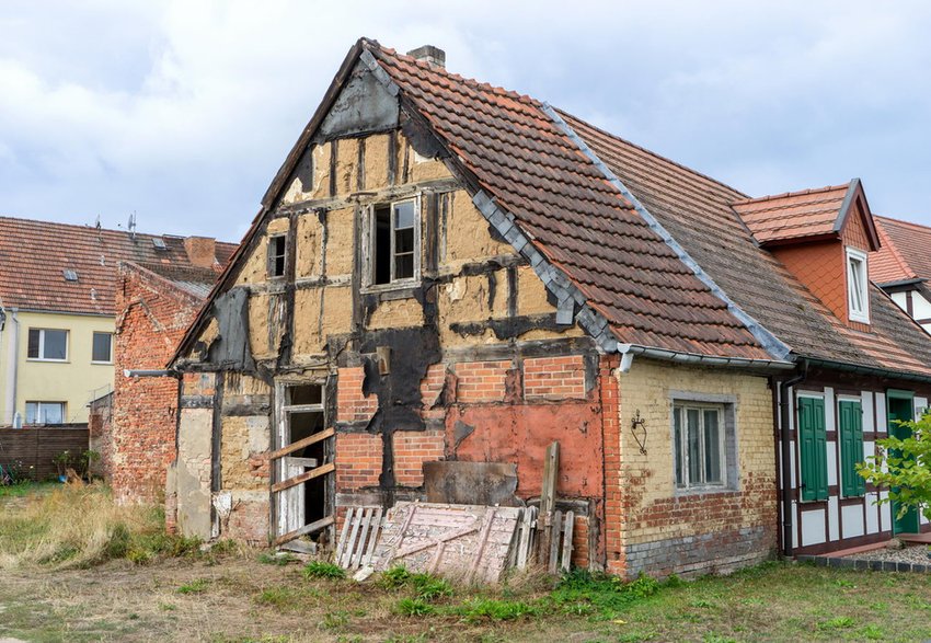 Przed zakupem trzeba ocenić stan techniczny starego domu