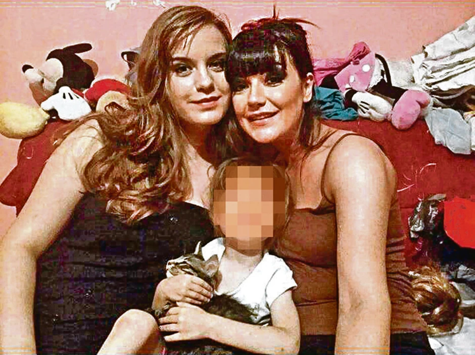 Teodora Krsmanović i Jelena foto Privatna arhiva